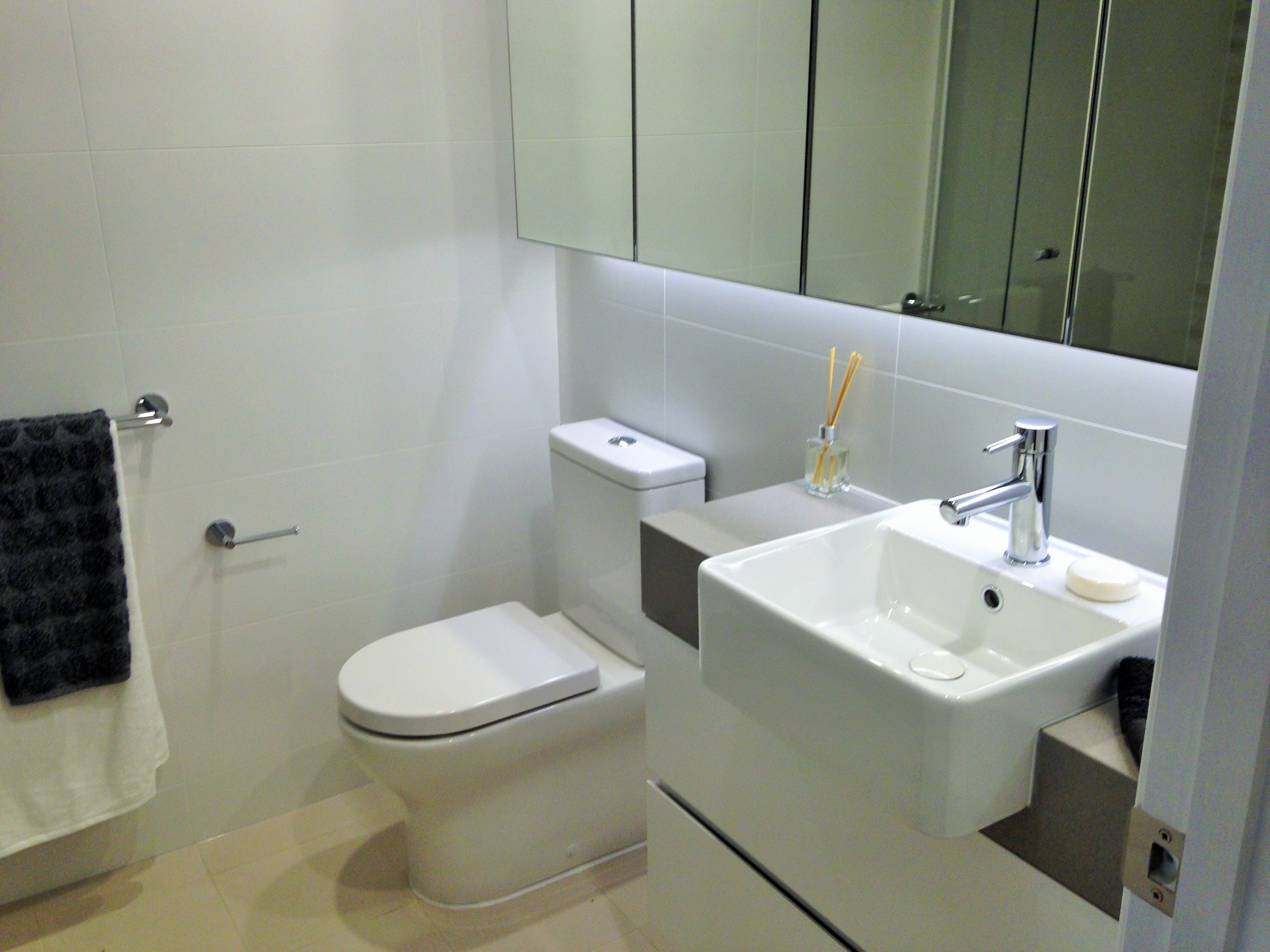 orion-apartments-bathroom