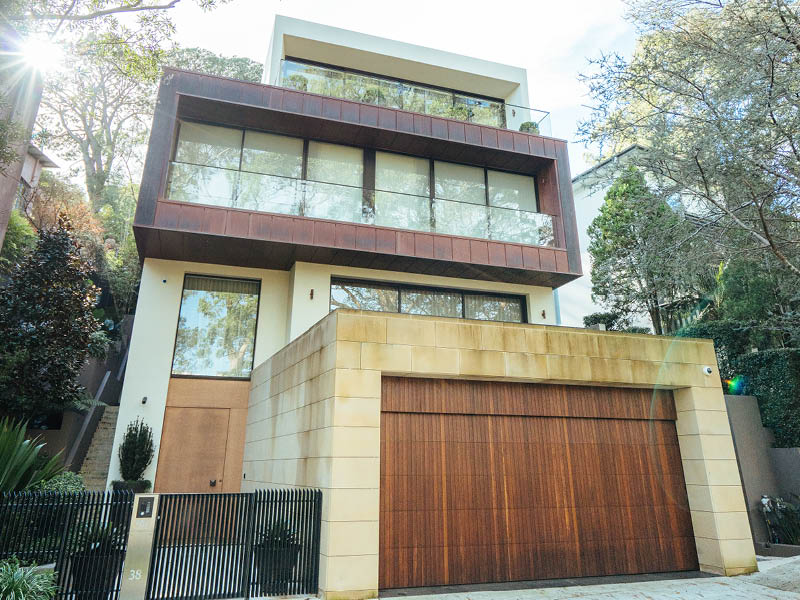 House in Bellvue Hill with full home automation by Crestron.