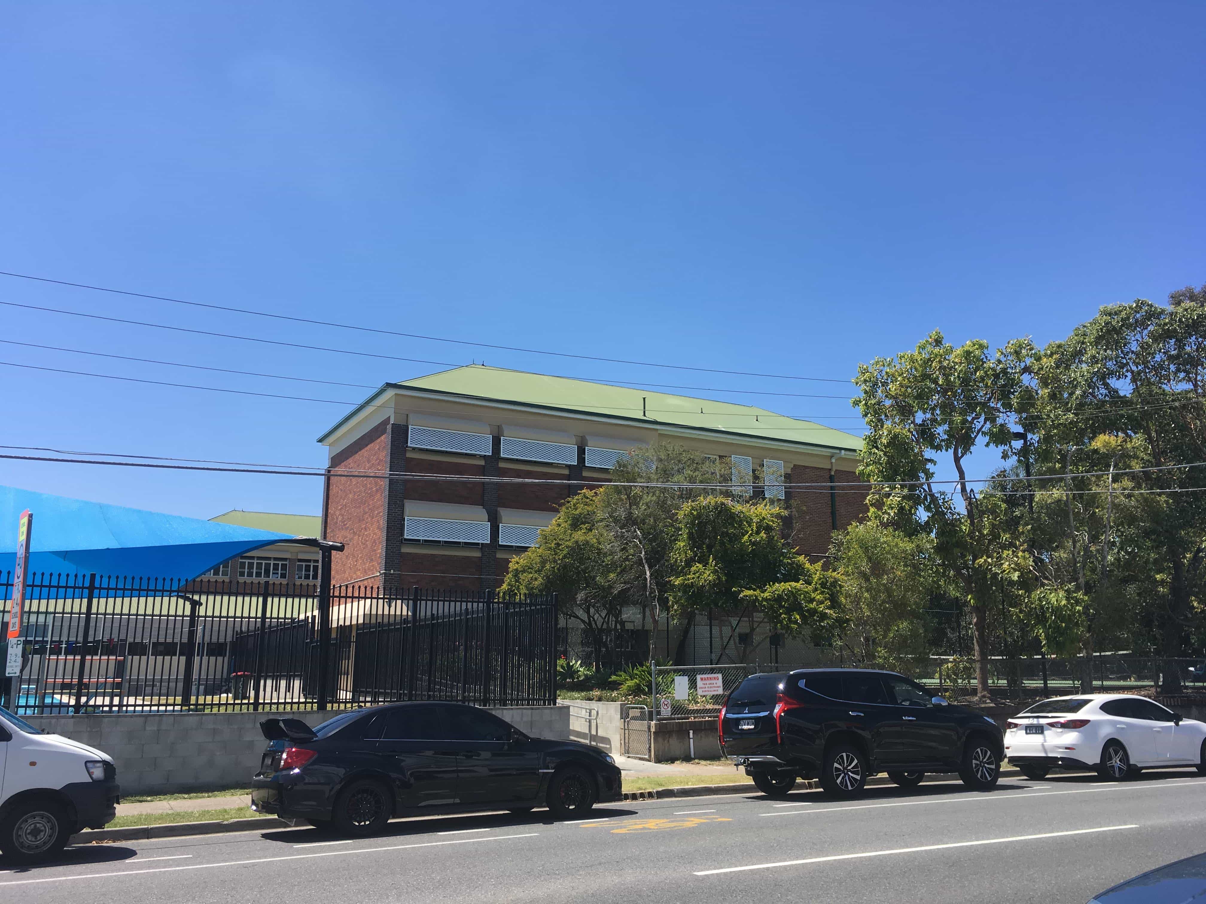 West End State School is essentially across the road from Highline. Photo taken by Property Mash 27/10/2016.